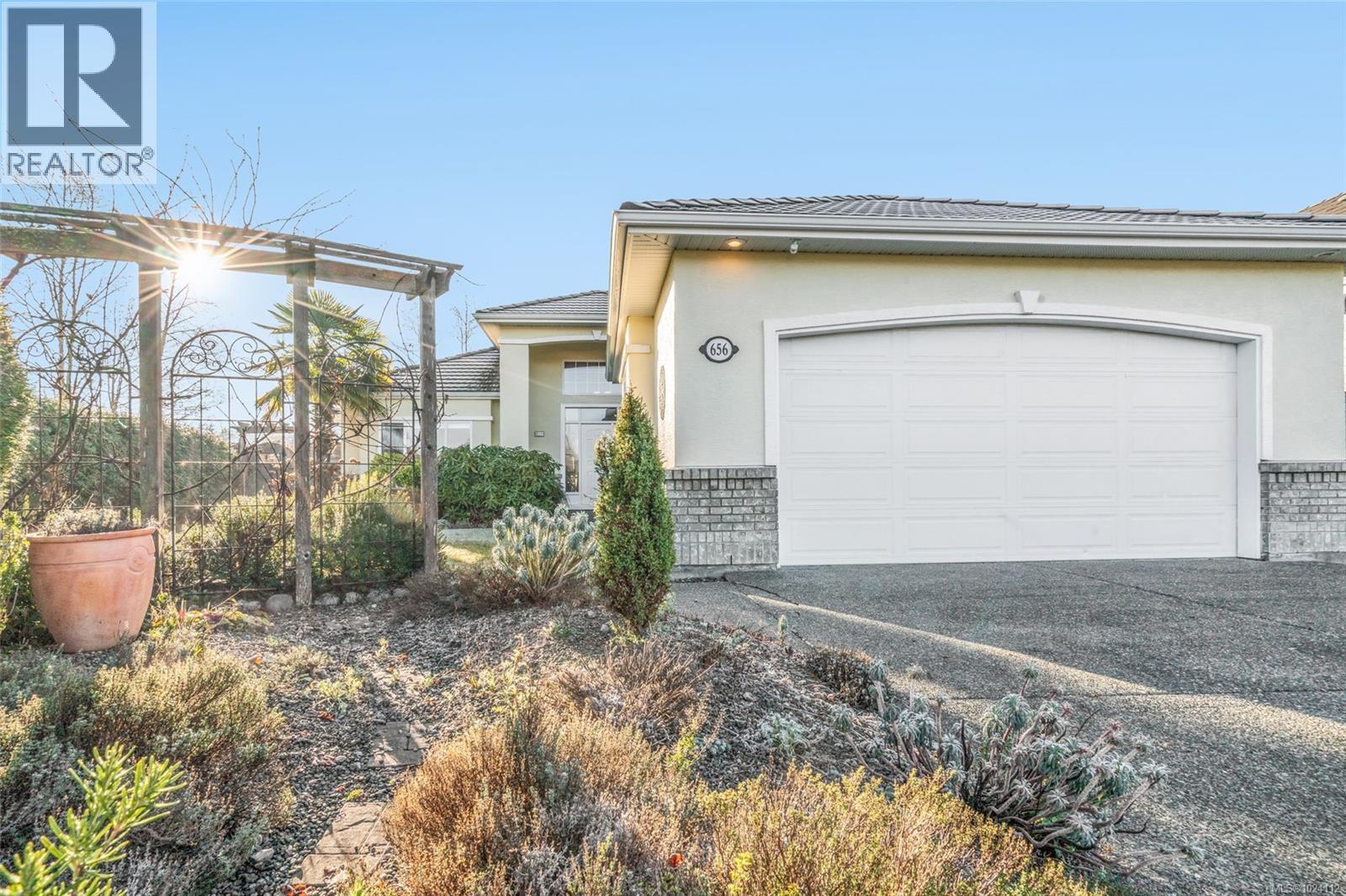 656 Morningstar Dr, Parksville