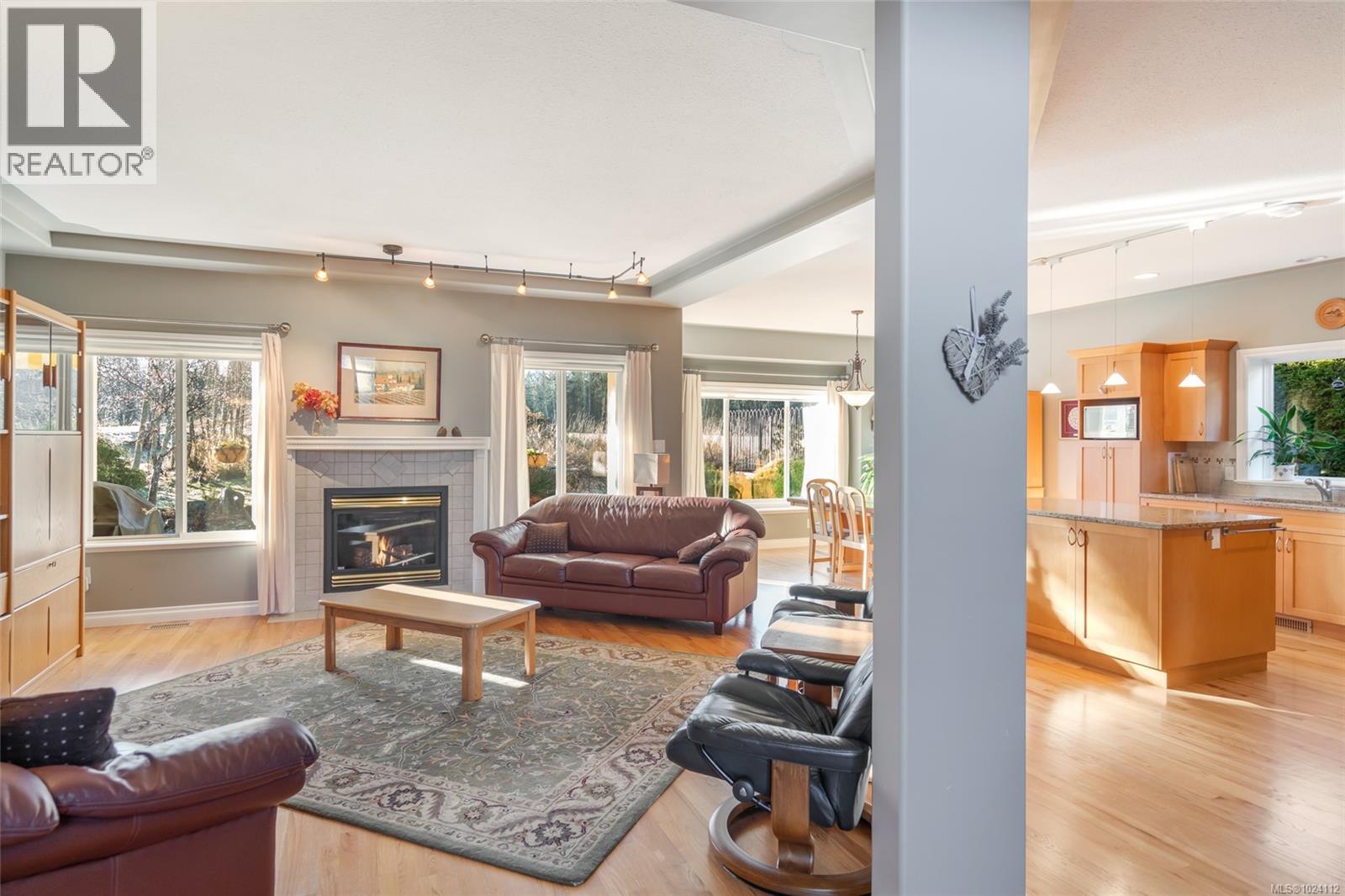 656 Morningstar Dr, Parksville