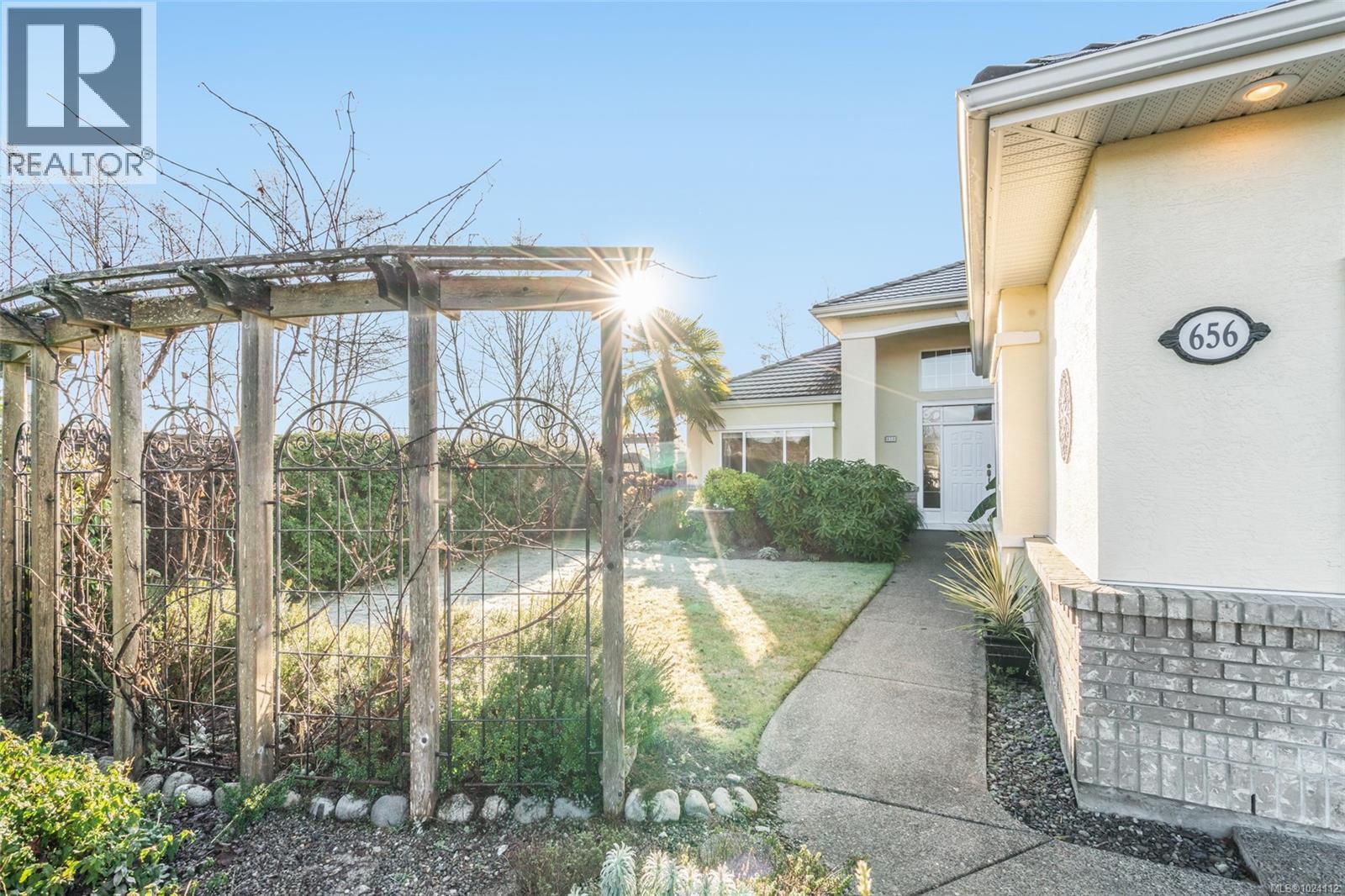 656 Morningstar Dr, Parksville