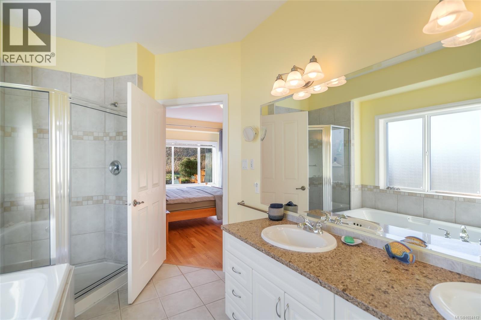 656 Morningstar Dr, Parksville