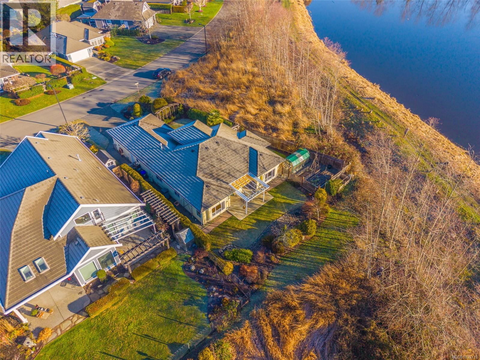 656 Morningstar Dr, Parksville