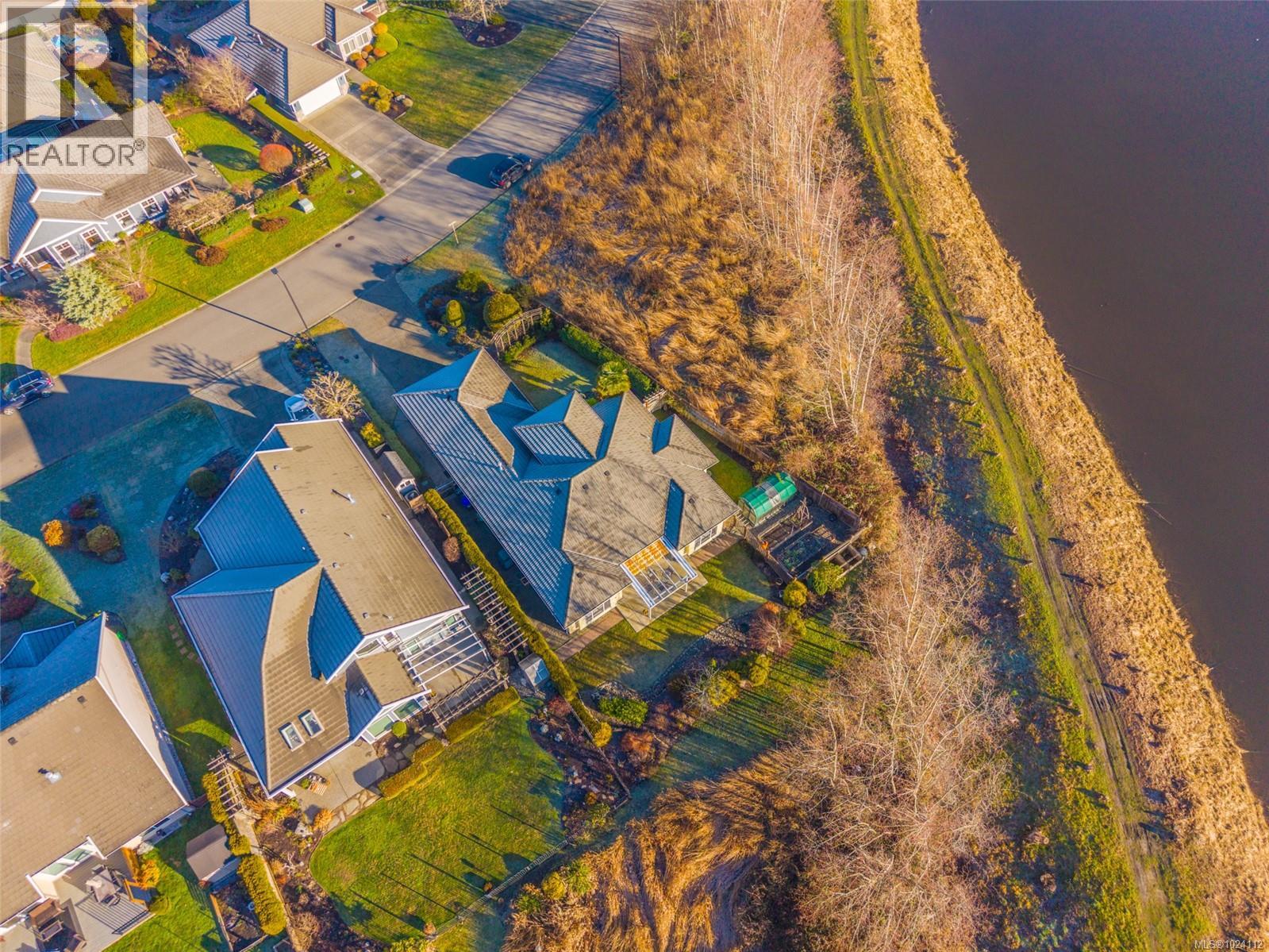 656 Morningstar Dr, Parksville