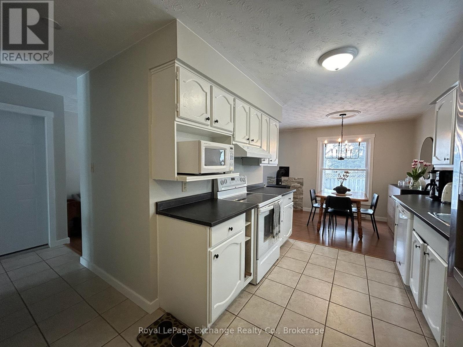 792 MACKENDRICK DRIVE — photo 31