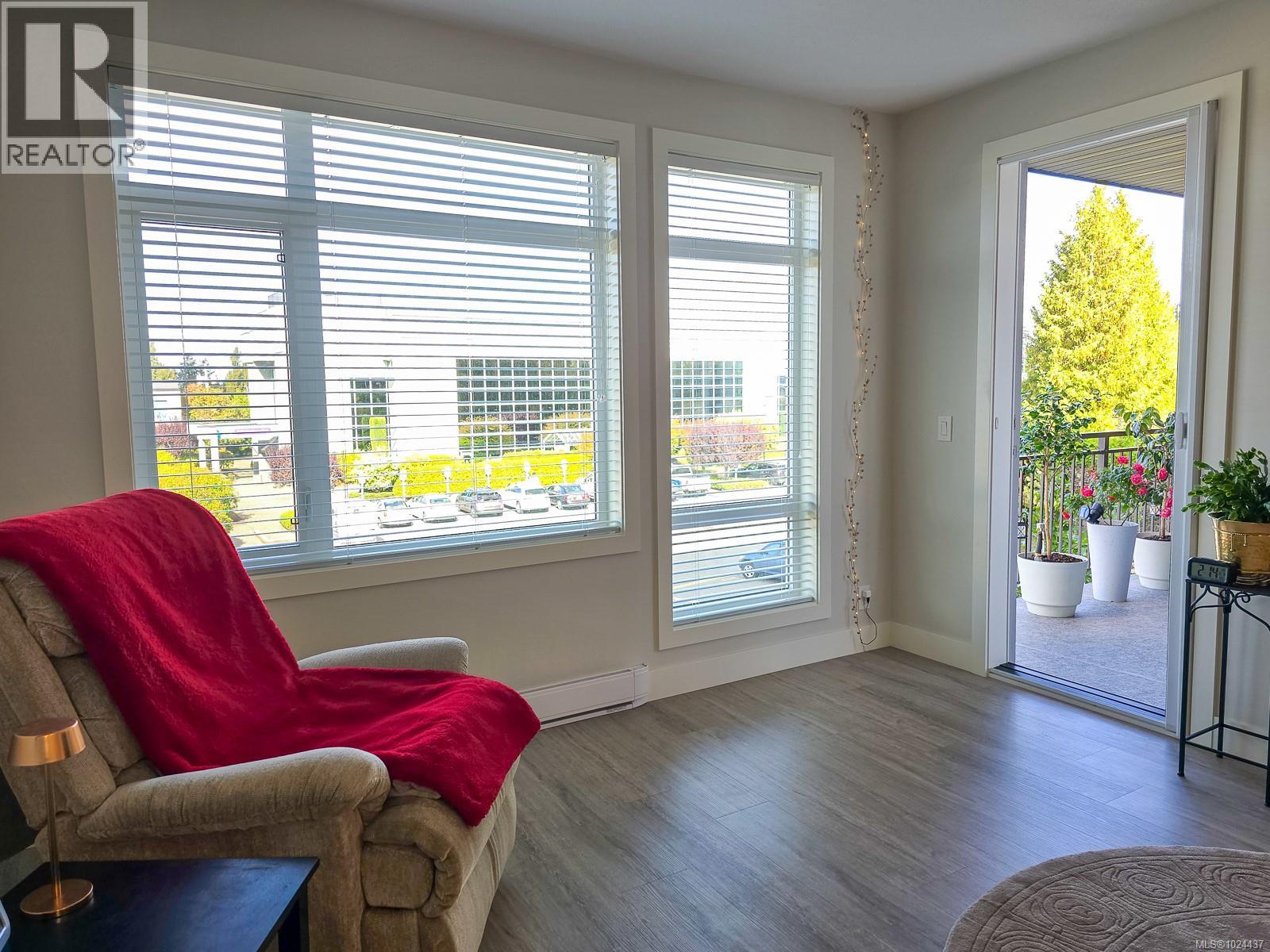 #204 6544 METRAL DR - 6