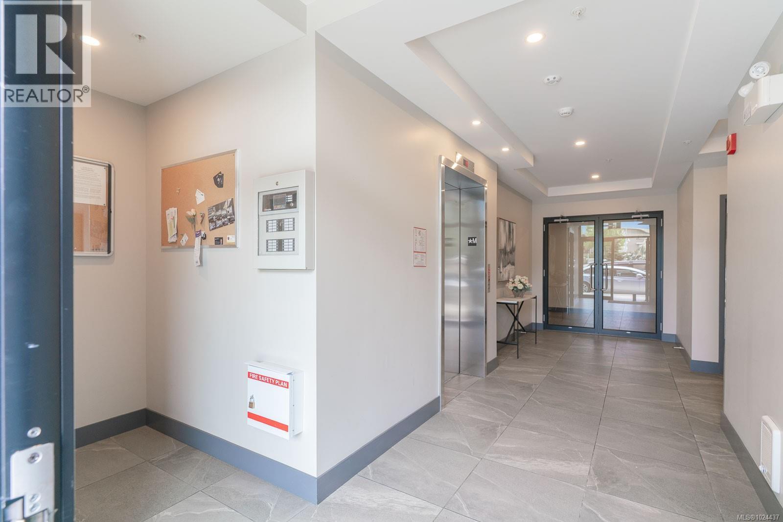 #204 6544 METRAL DR - 16