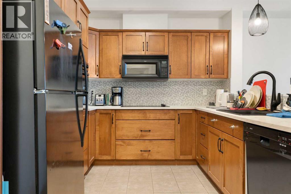 Single Family House for Sale in    Avenue NW Varsity Calgary 