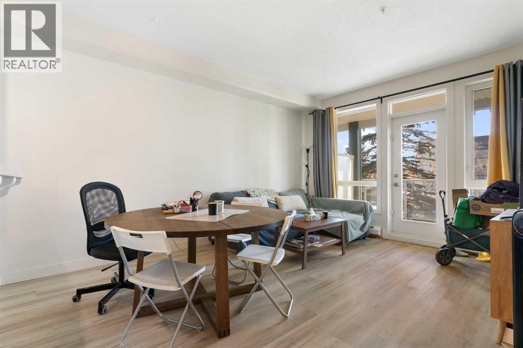 Single Family House for Sale in    Avenue NW Varsity Calgary 