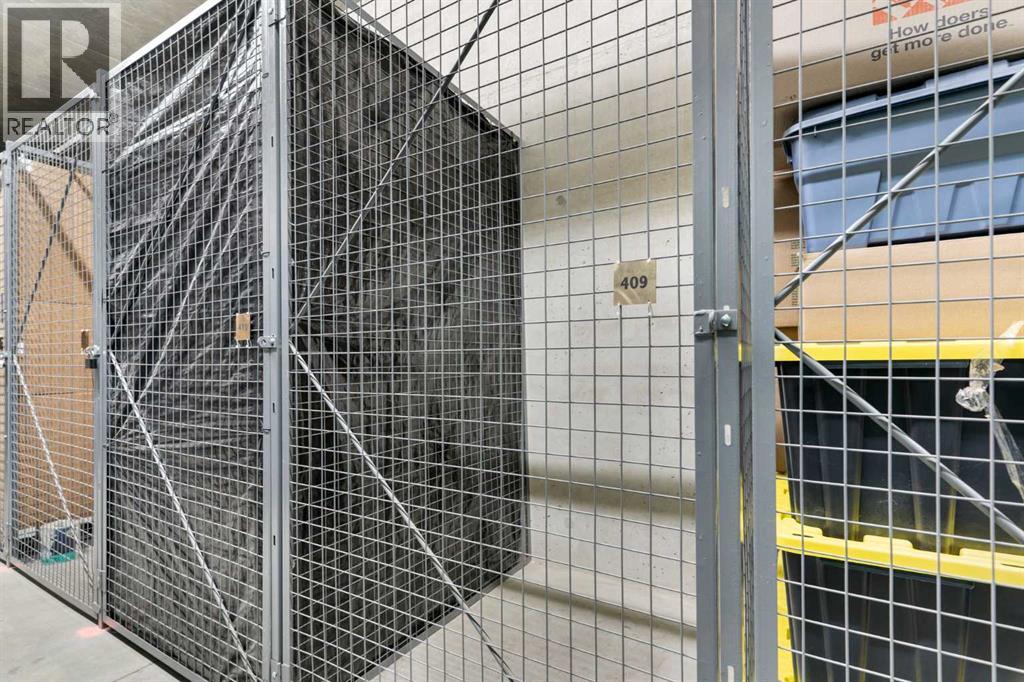 Single Family House for Sale in    Avenue NW Varsity Calgary 