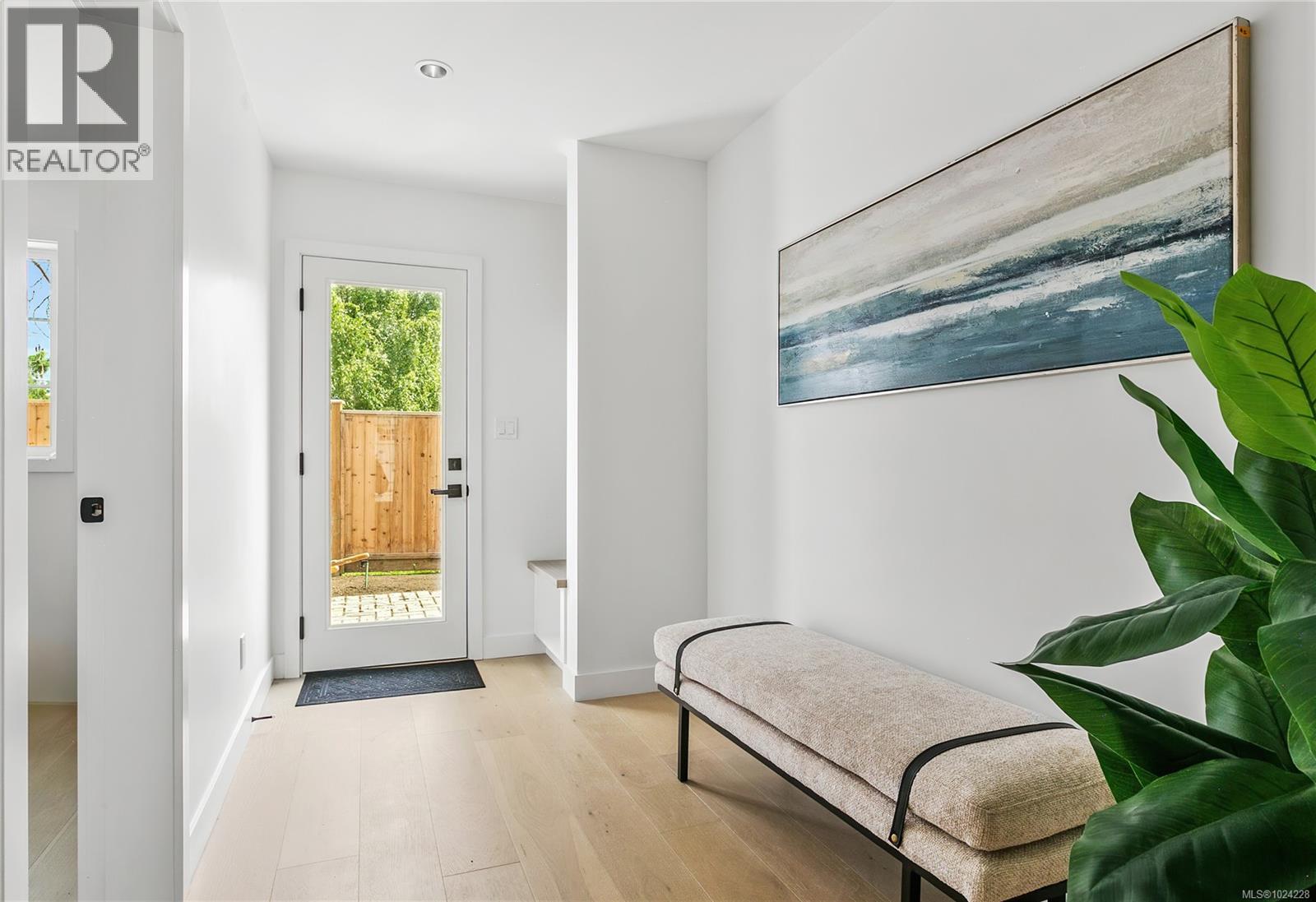 U8 3907 Cedar Hill Road, Saanich