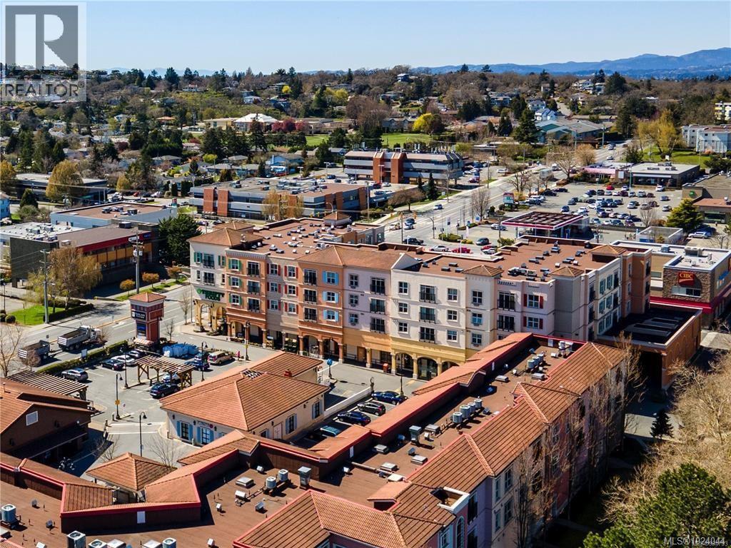 U5 3907 Cedar Hill Road, Saanich