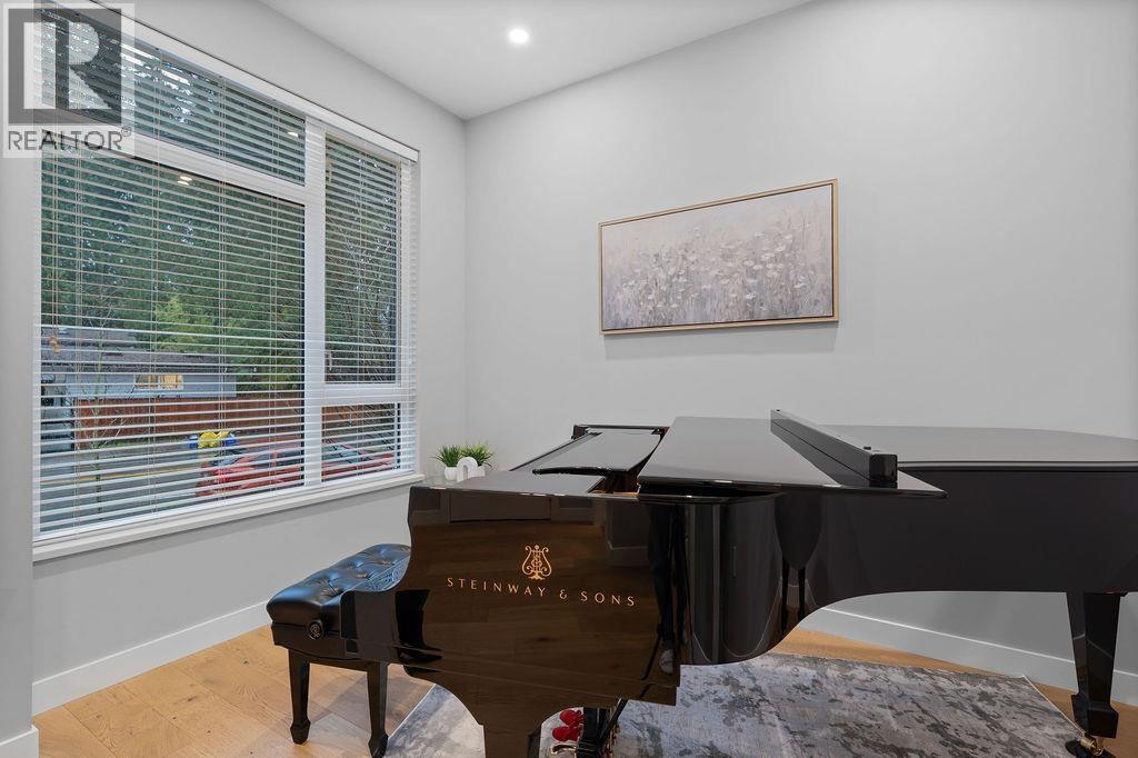 4684 CAPILANO ROAD, North Vancouver