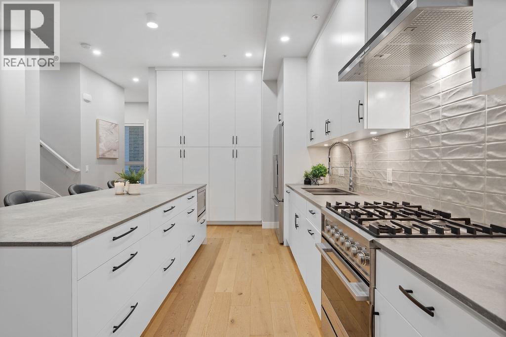 4684 CAPILANO ROAD, North Vancouver