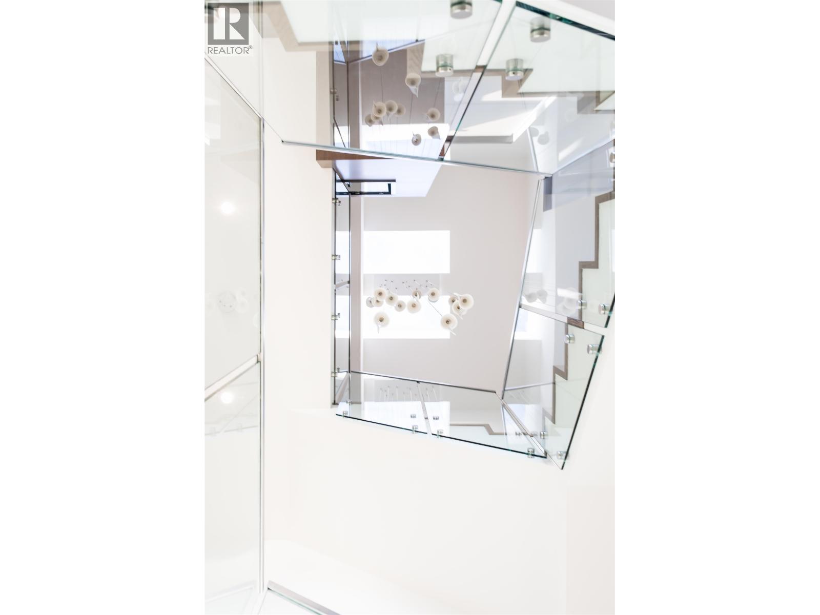 107 N HYTHE AVENUE, Burnaby