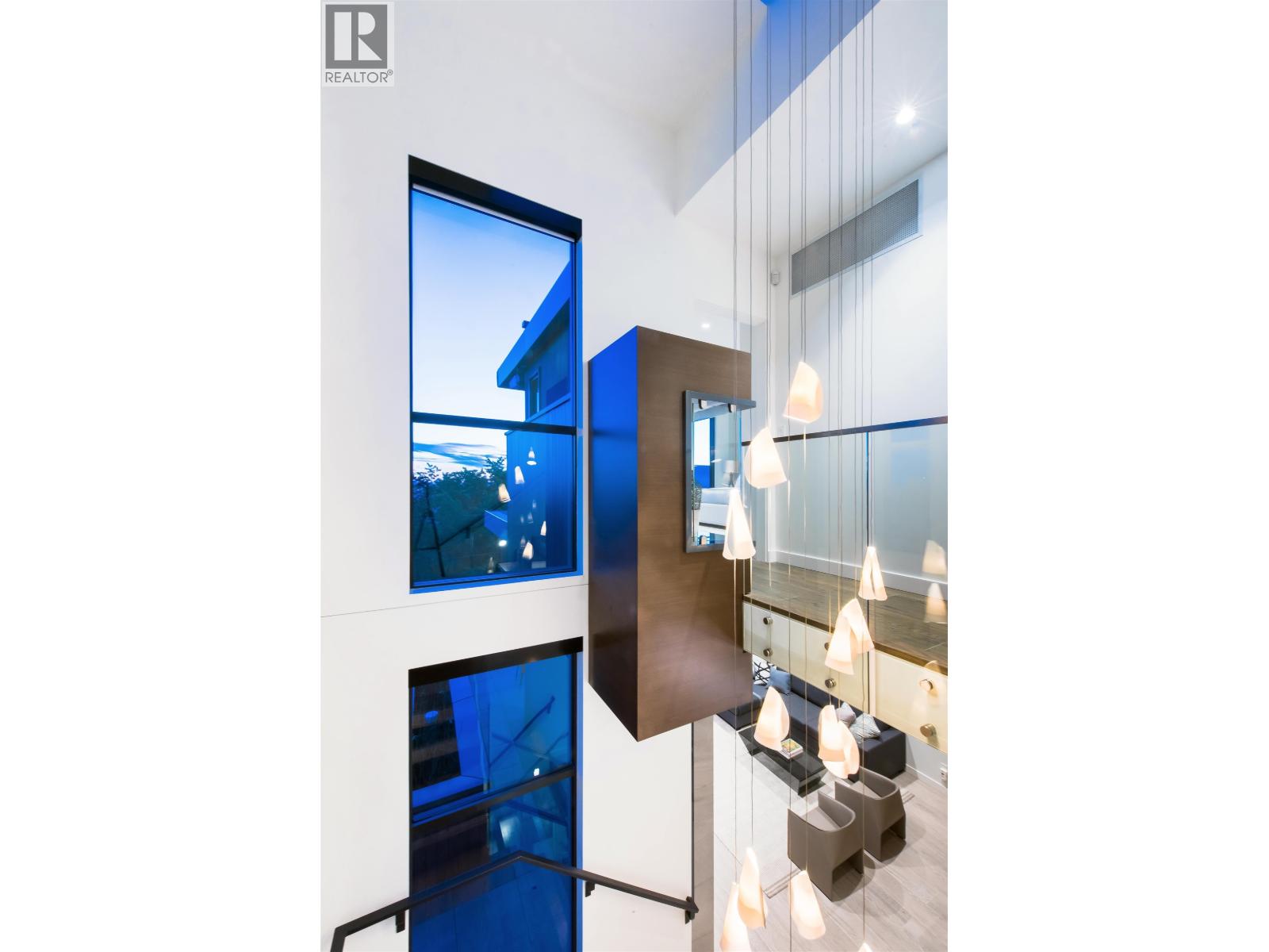 107 N HYTHE AVENUE, Burnaby