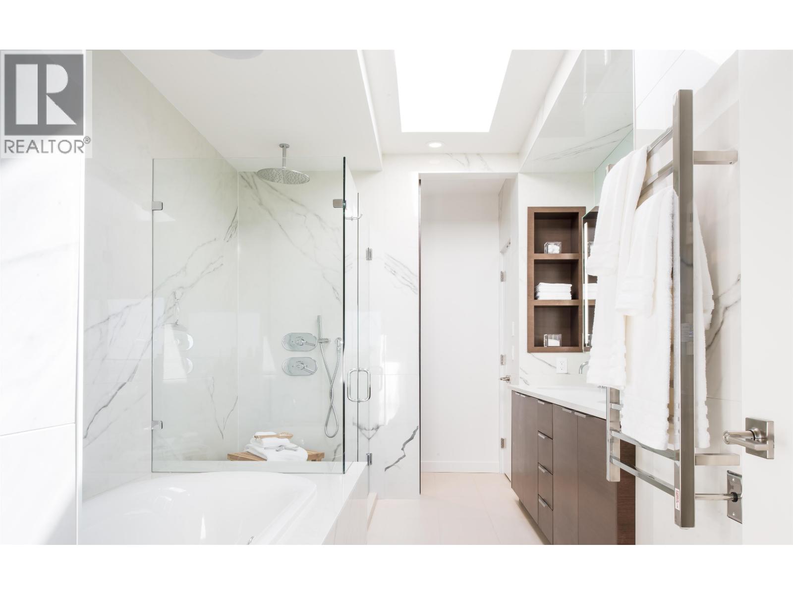 107 N HYTHE AVENUE, Burnaby