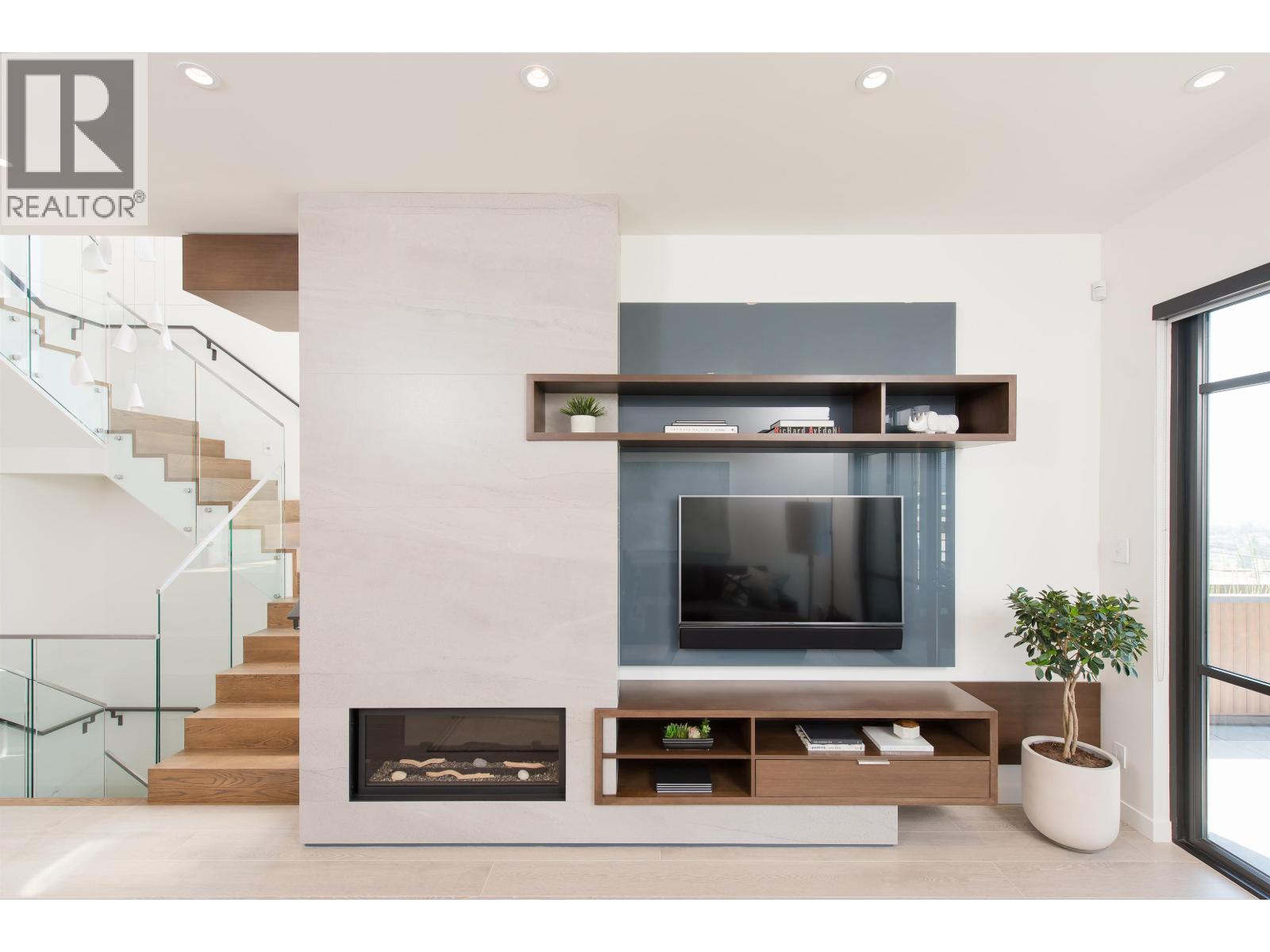 107 N HYTHE AVENUE, Burnaby