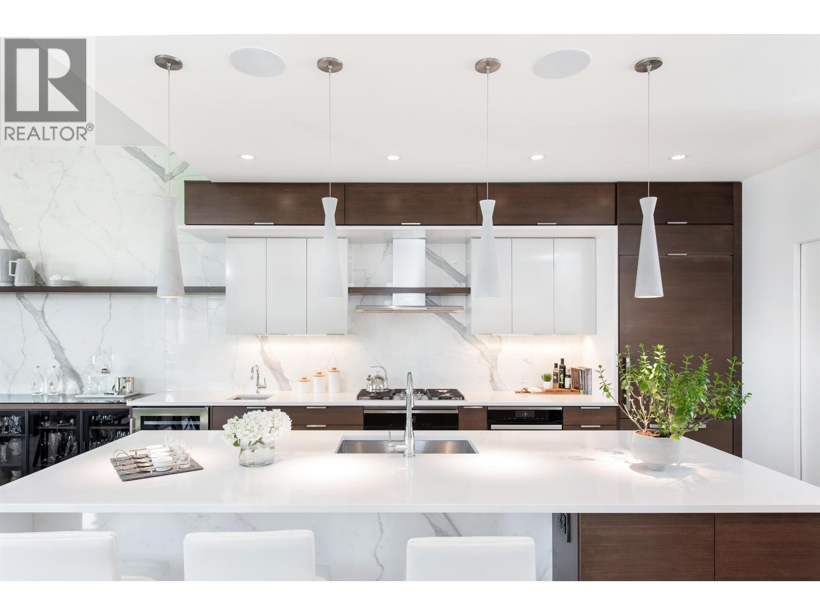 107 N HYTHE AVENUE, Burnaby