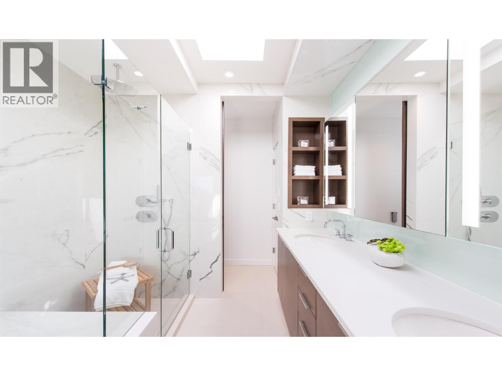 107 N HYTHE AVENUE, Burnaby