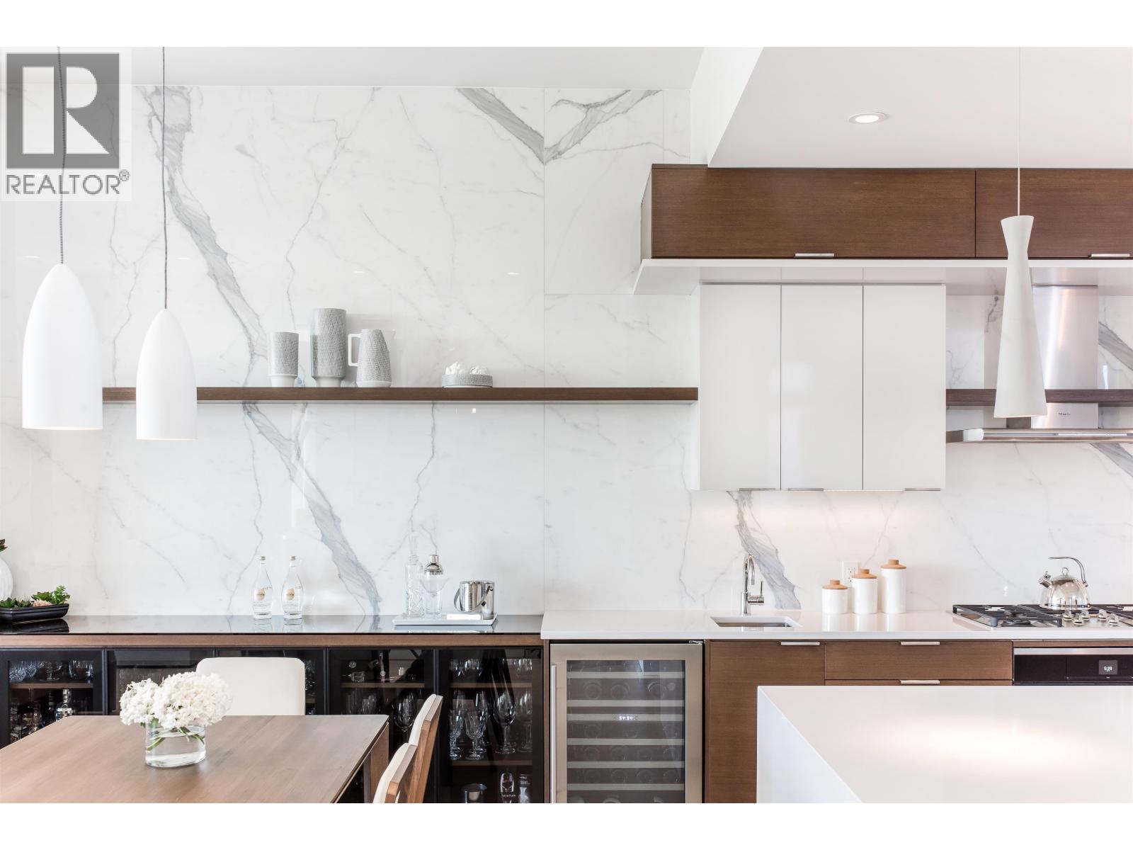 107 N HYTHE AVENUE, Burnaby