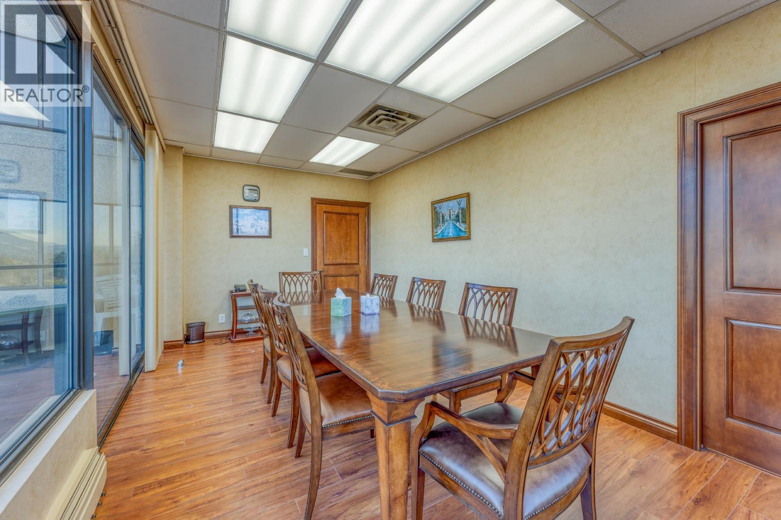 480 145 W 17TH STREET, North Vancouver