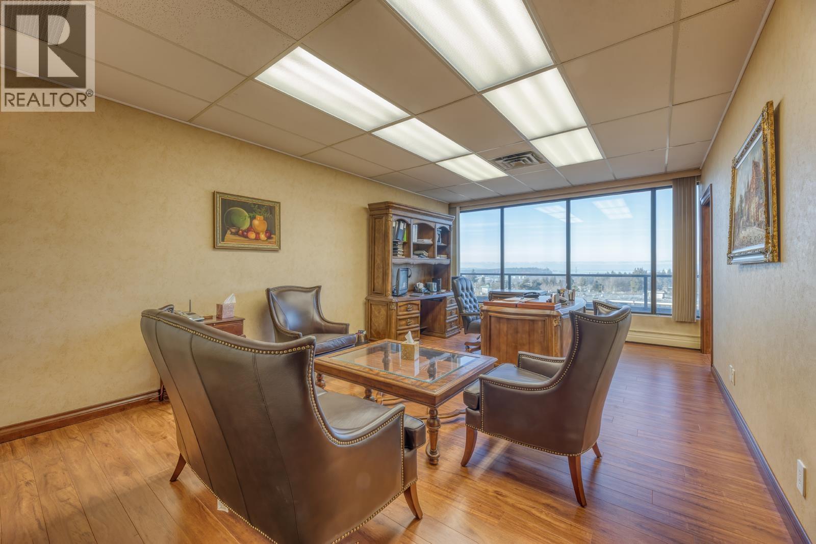 480 145 W 17TH STREET, North Vancouver