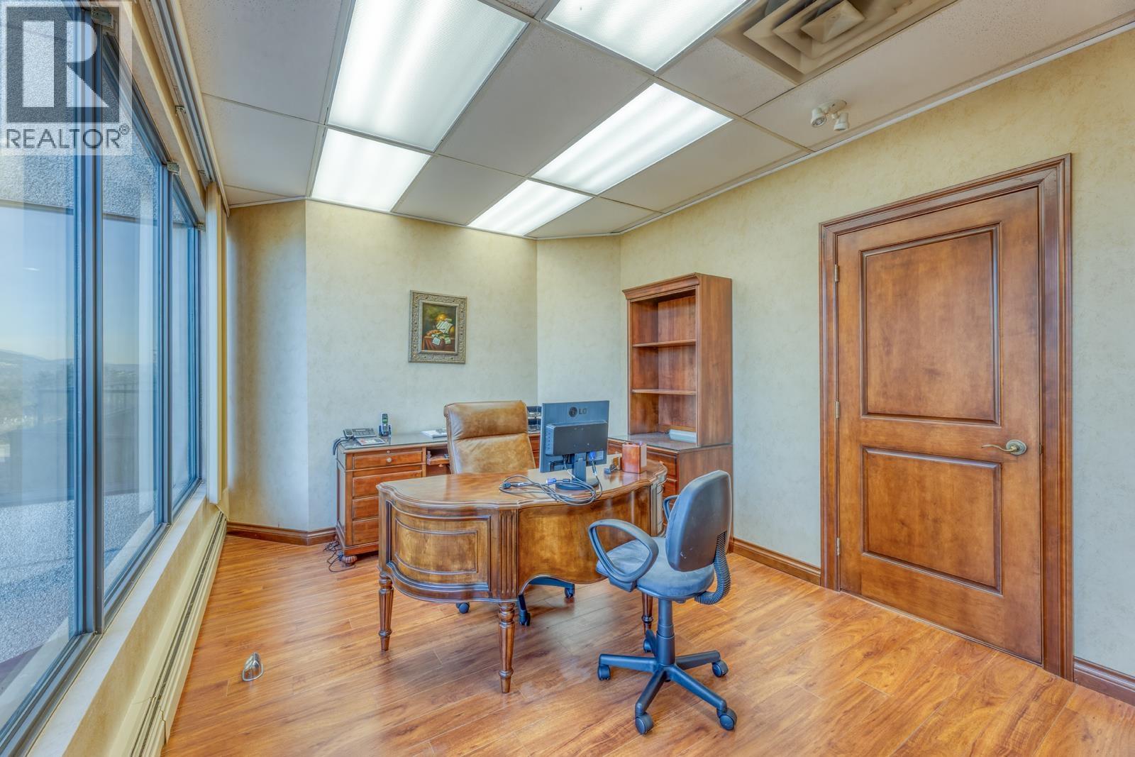 480 145 W 17TH STREET, North Vancouver