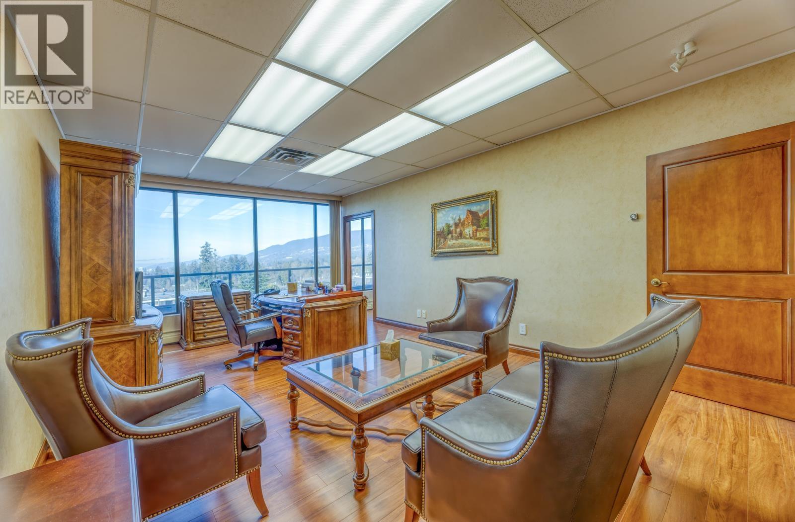 480 145 W 17TH STREET, North Vancouver