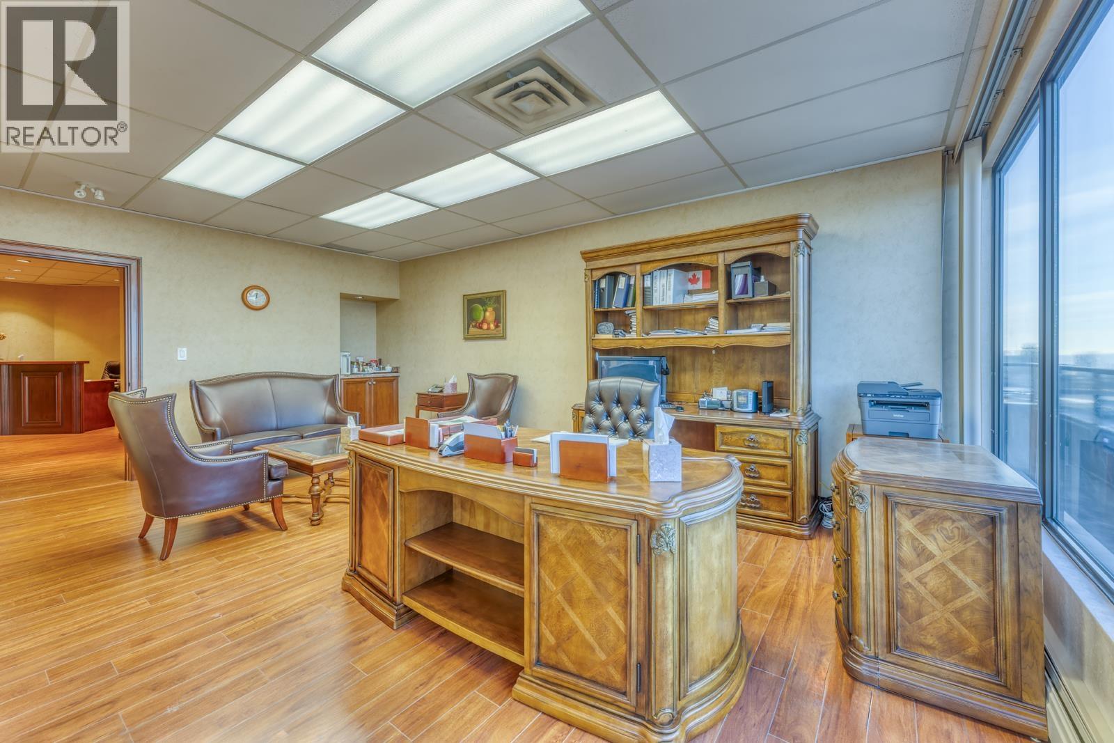 480 145 W 17TH STREET, North Vancouver