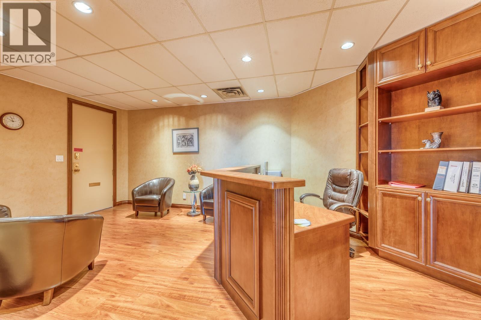 480 145 W 17TH STREET, North Vancouver