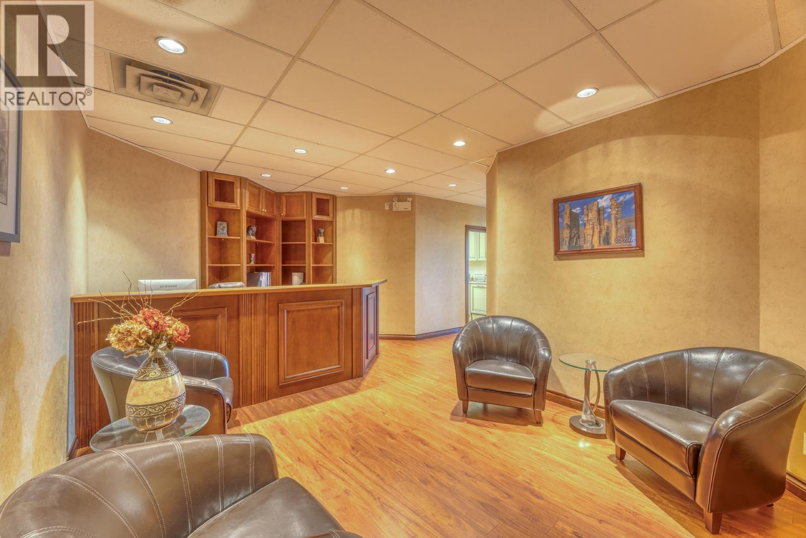 480 145 W 17TH STREET, North Vancouver