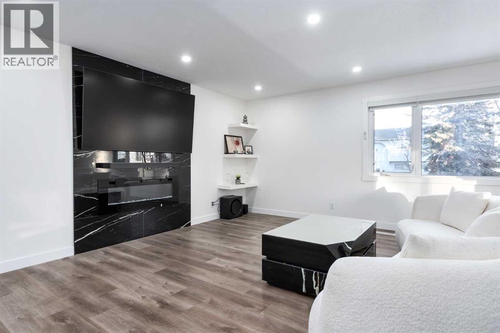 Single Family House 3 Level for Sale in  Penworth Road SE Penbrooke Meadows Calgary 