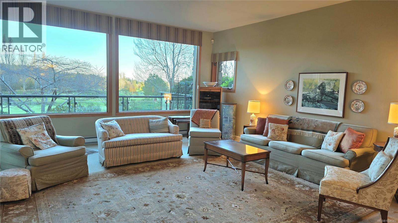 108 5329 Cordova Bay Rd, Saanich