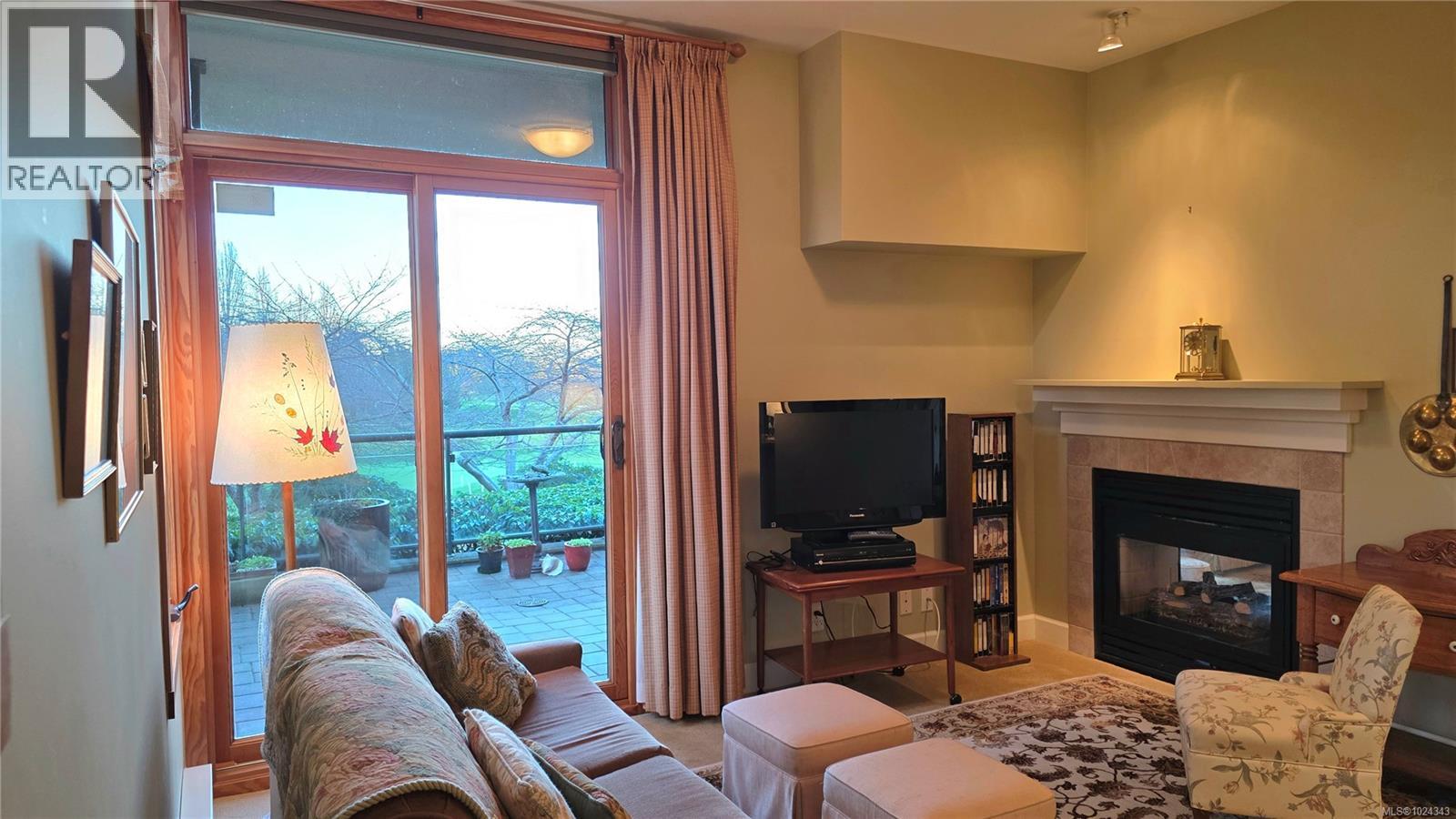 108 5329 Cordova Bay Rd, Saanich