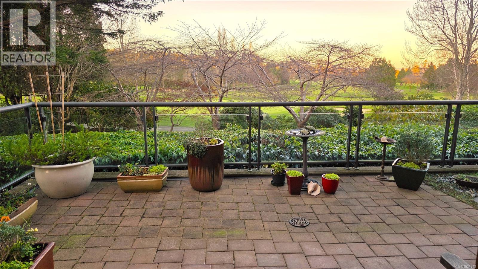 108 5329 Cordova Bay Rd, Saanich