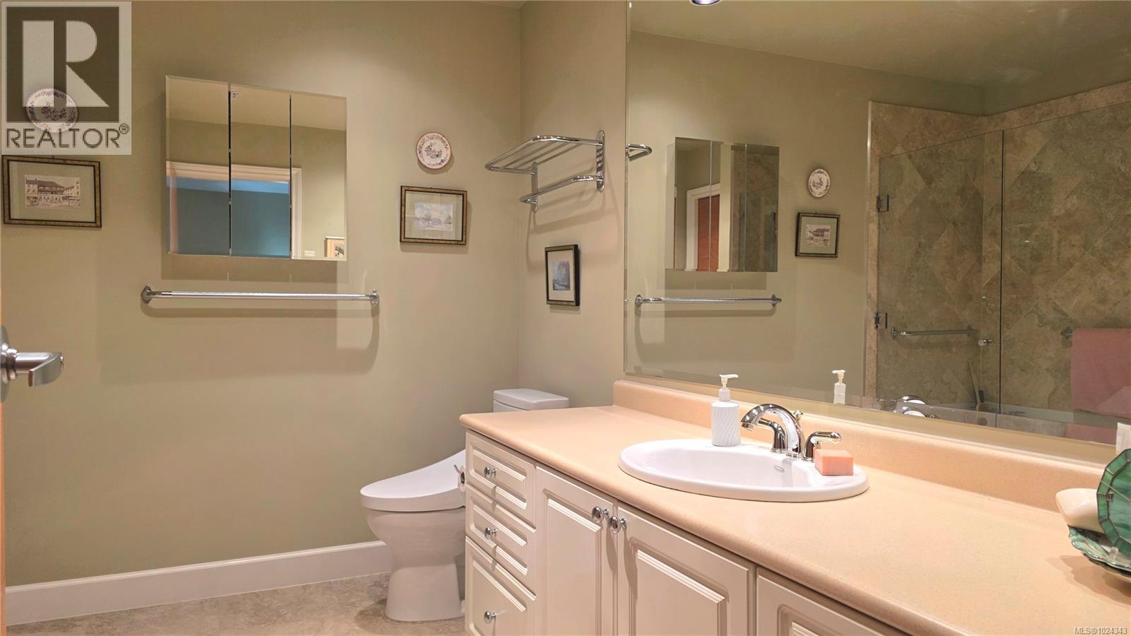 108 5329 Cordova Bay Rd, Saanich