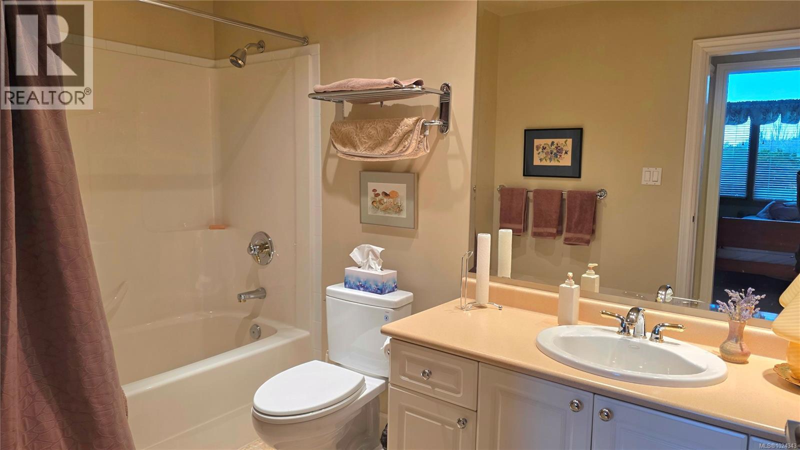 108 5329 Cordova Bay Rd, Saanich