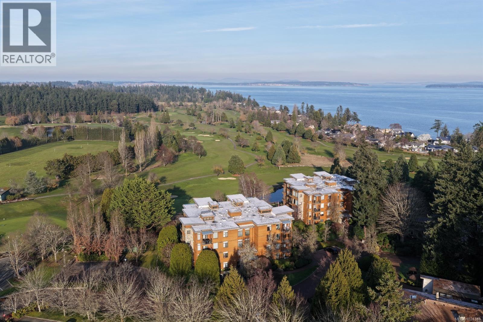 108 5329 Cordova Bay Rd, Saanich