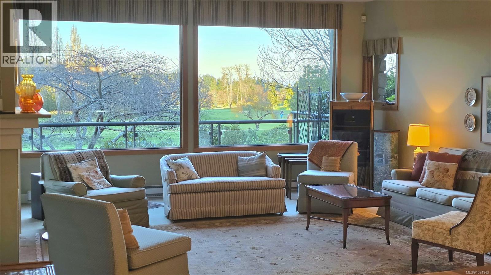 108 5329 Cordova Bay Rd, Saanich