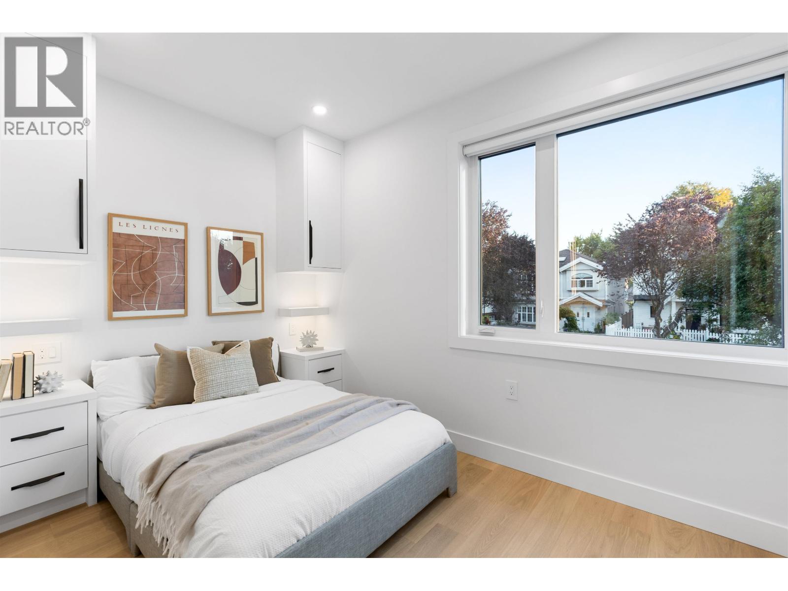 1 2435 NAPIER STREET, Vancouver