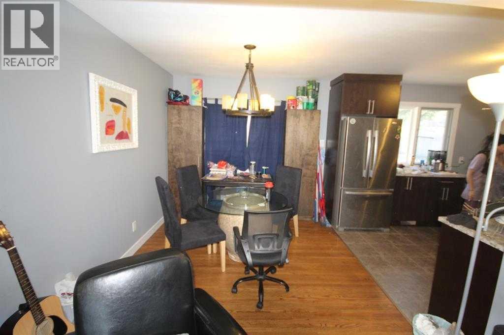 Single Family House Bungalow for Sale in  BRANTFORD Drive NW Brentwood Calgary 