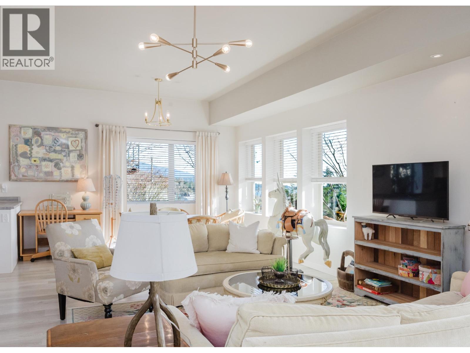 6260 SUNRISE BOULEVARD, Sechelt