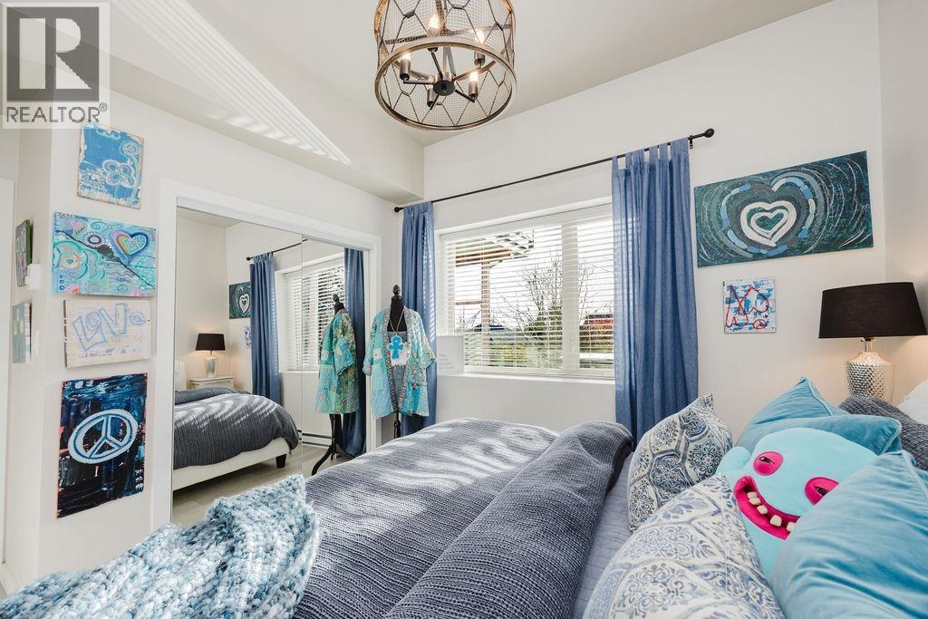 6260 SUNRISE BOULEVARD, Sechelt