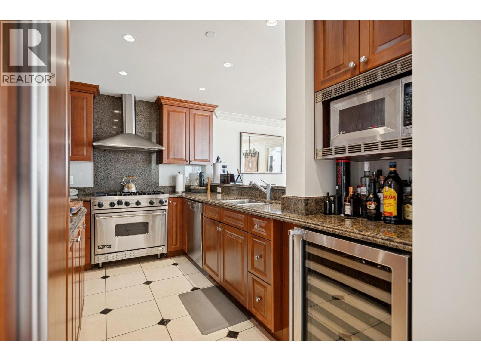 2302 428 BEACH CRESCENT, Vancouver