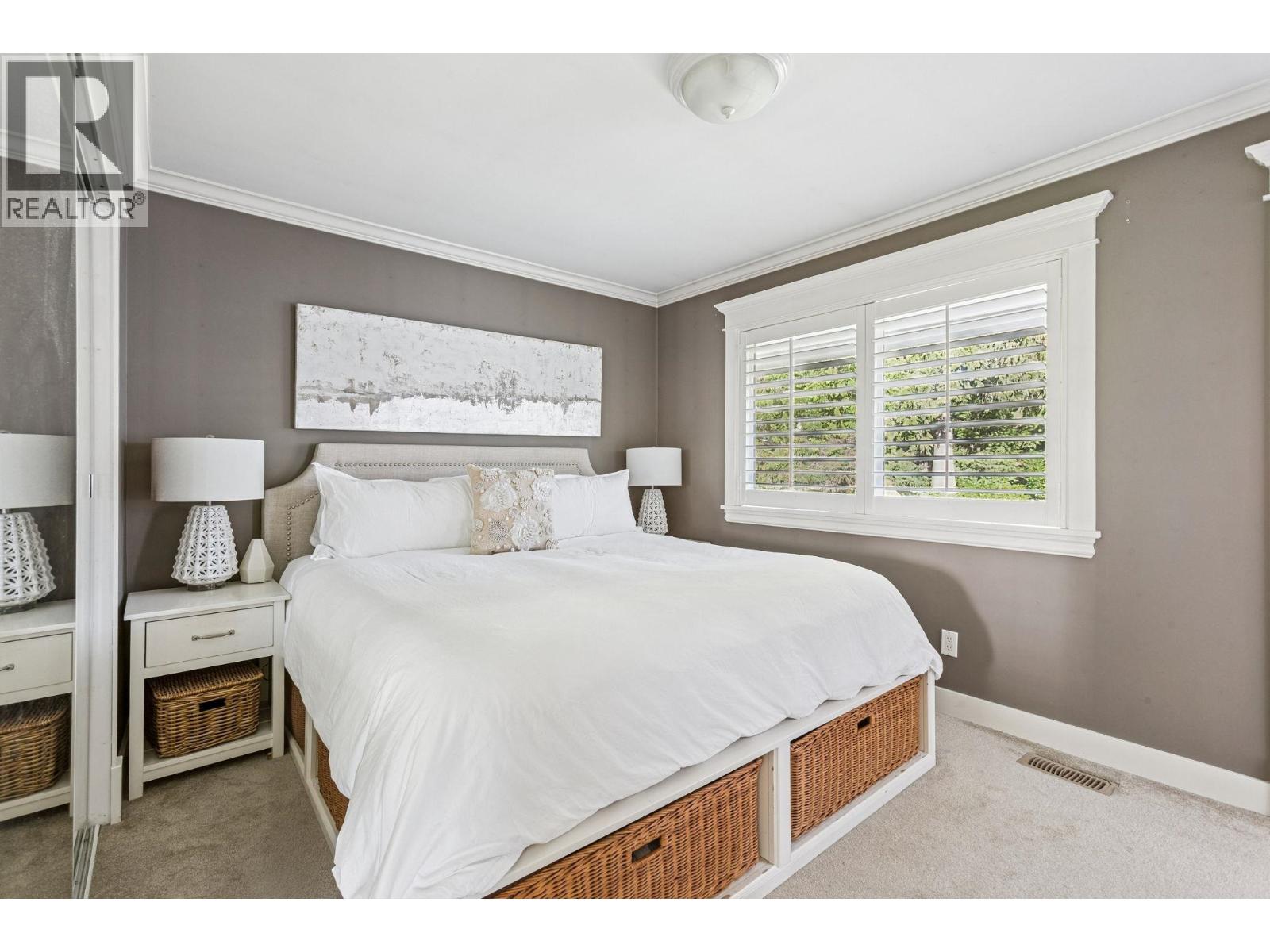 4687 HOSKINS ROAD, North Vancouver