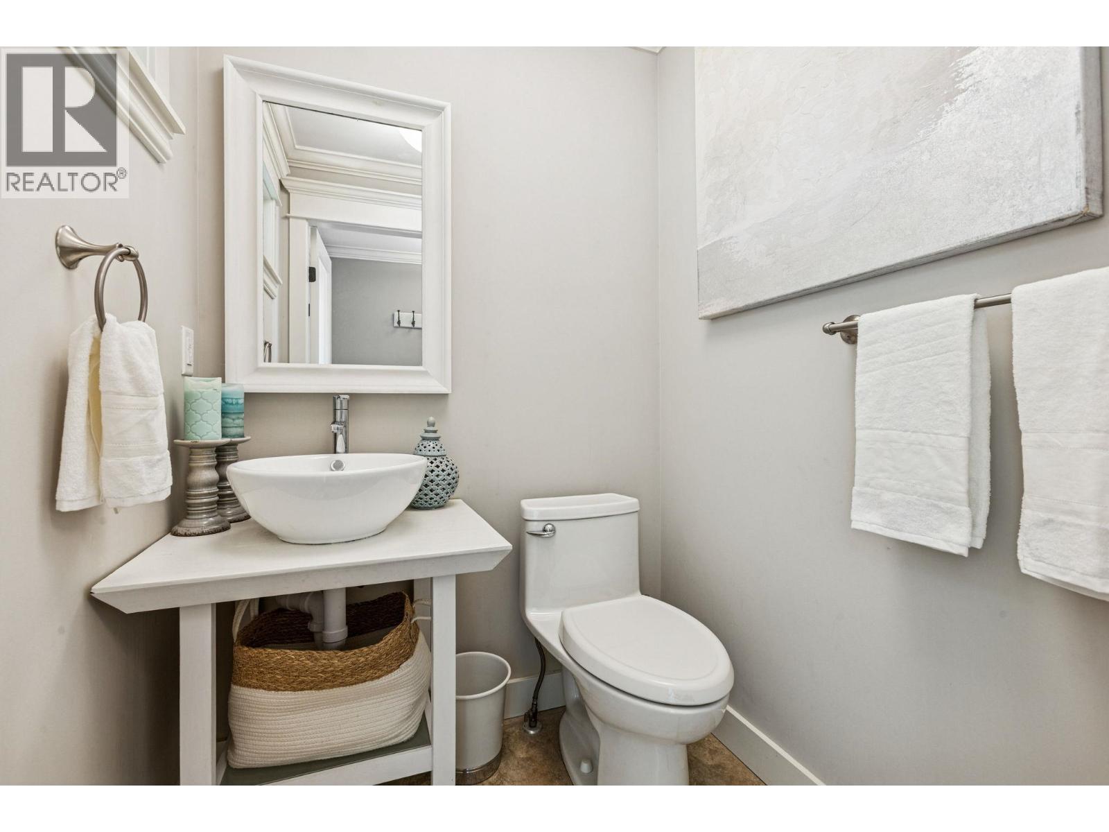 4687 HOSKINS ROAD, North Vancouver