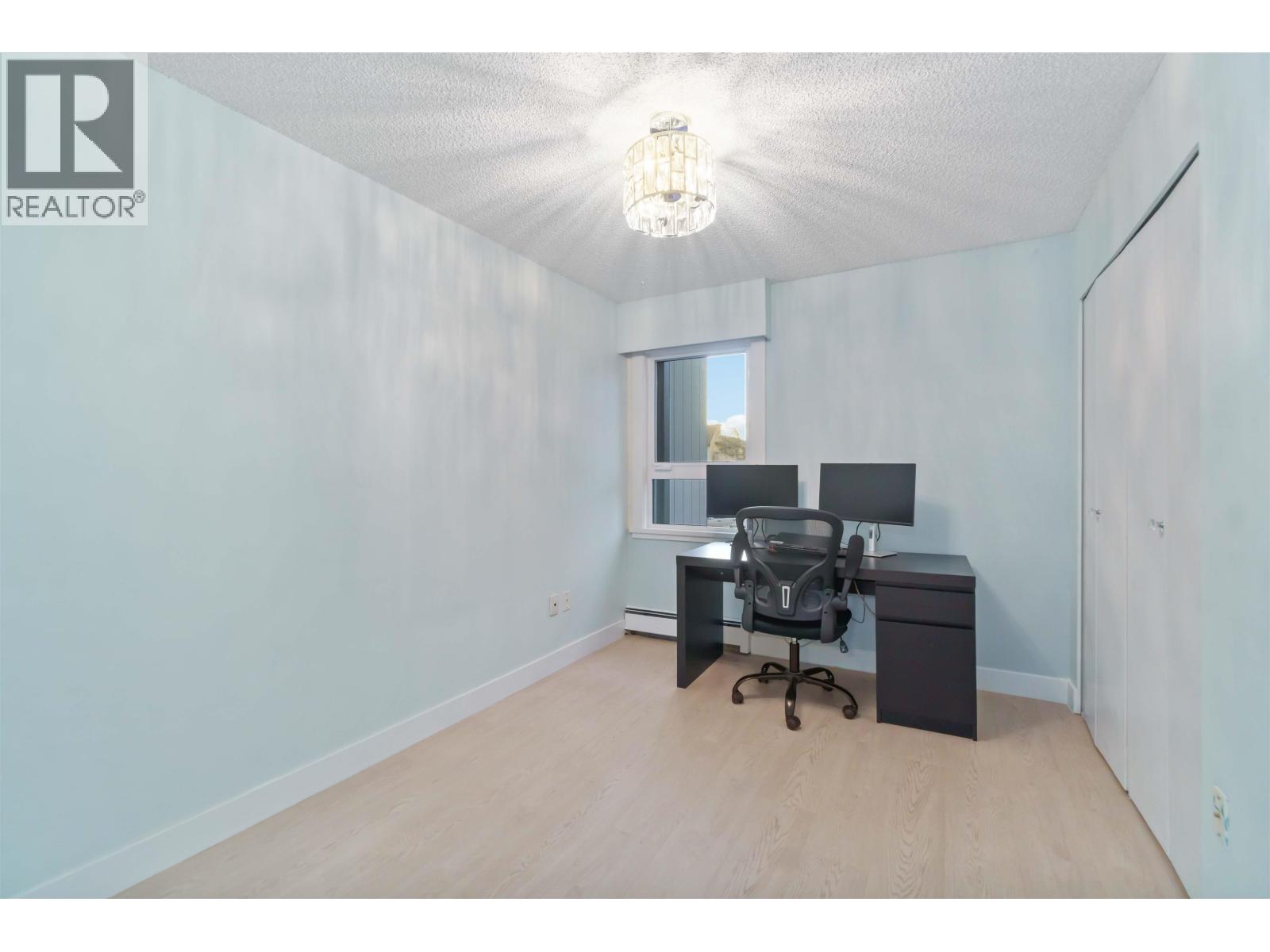 206 1340 DUCHESS AVENUE, West Vancouver