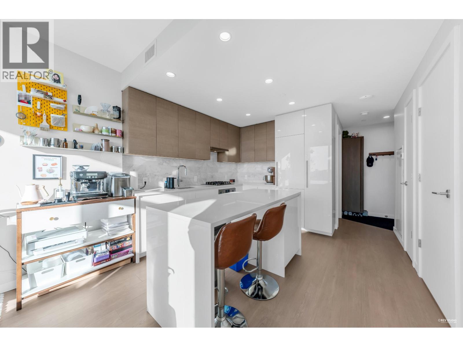 3311 4168 LOUGHEED HIGHWAY, Burnaby