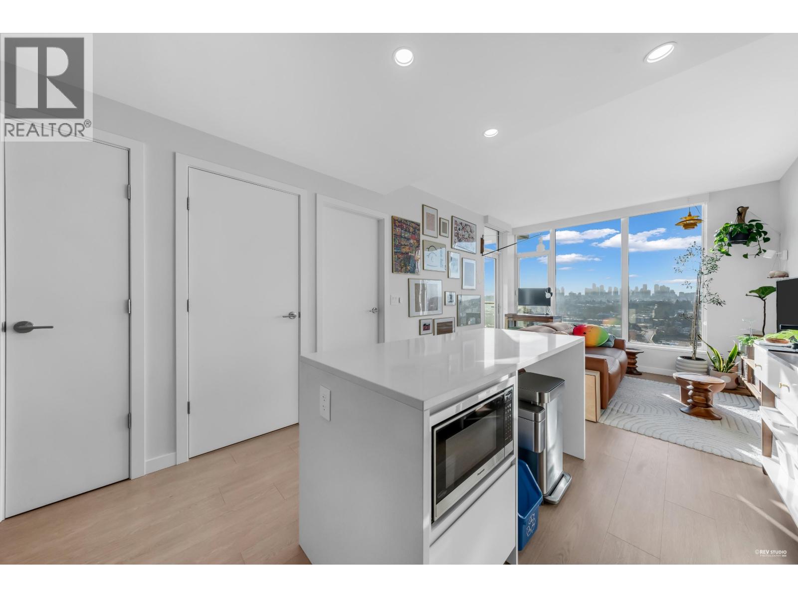 3311 4168 LOUGHEED HIGHWAY, Burnaby