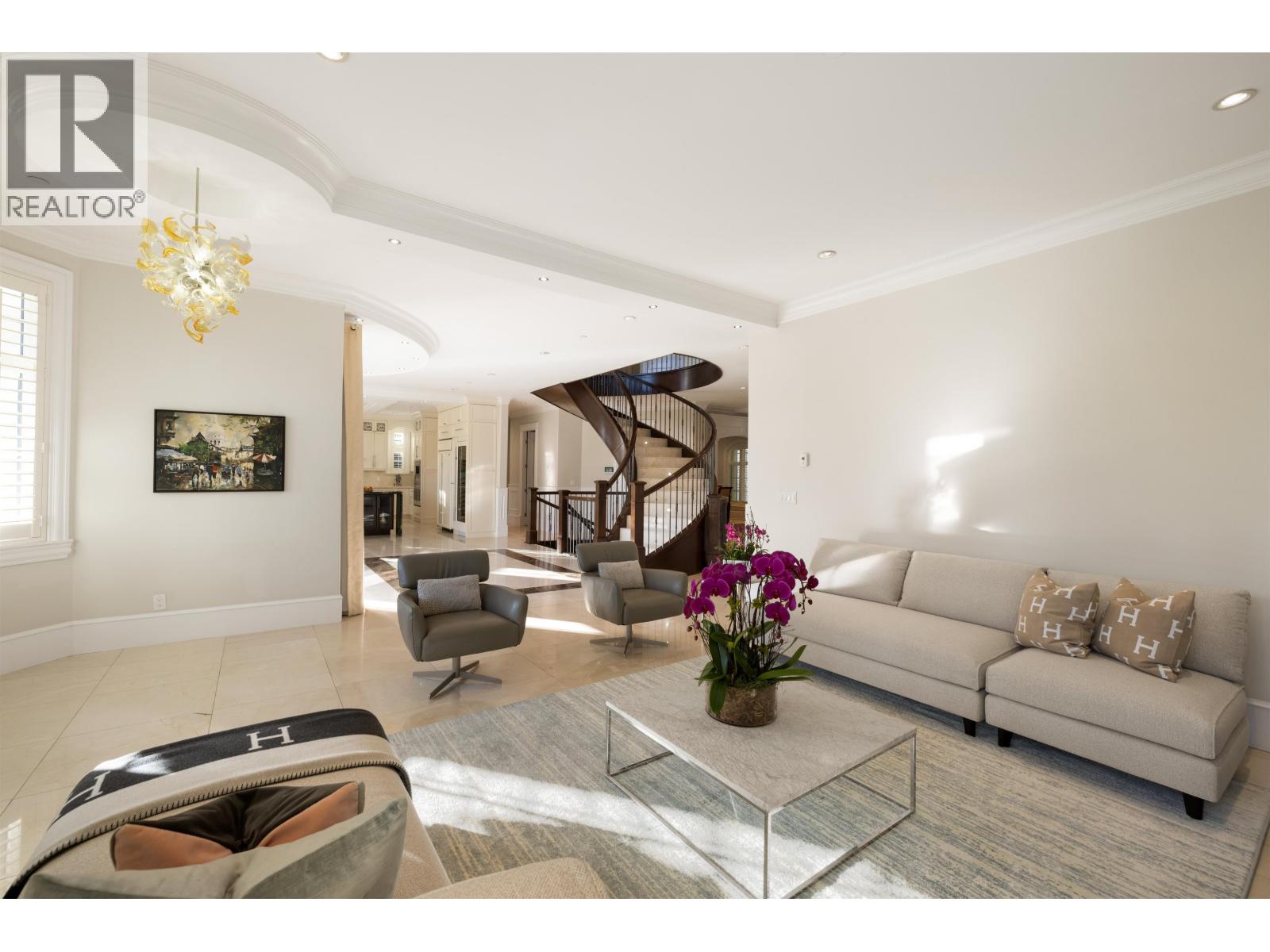 2912 MATHERS AVENUE, West Vancouver