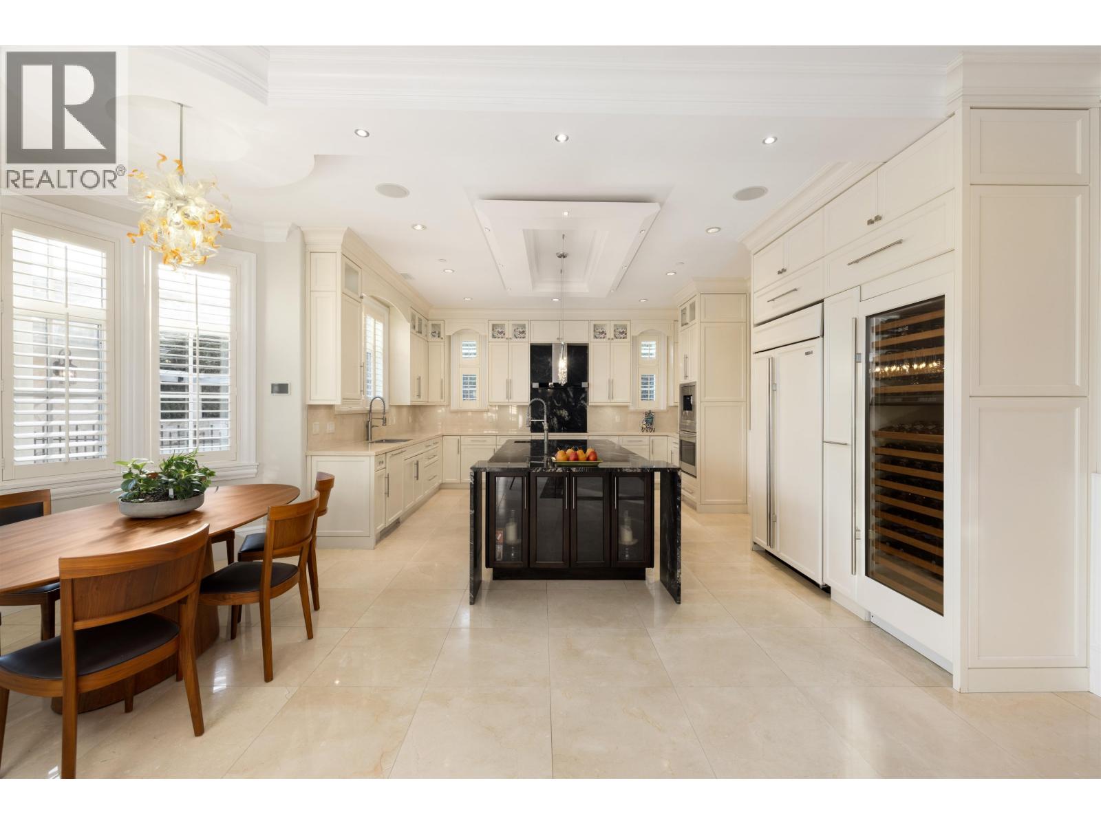 2912 MATHERS AVENUE, West Vancouver